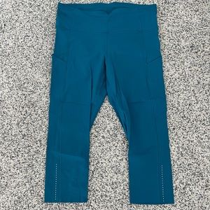Lululemon blue capri legging size 10